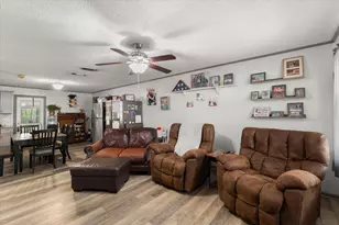 402 E Cook St, Eustace, TX 75124 - Photo 5