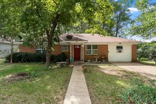 402 E Cook St, Eustace, TX 75124 - Photo 1