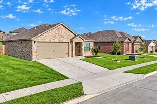 119 Barbwire Wy, Newark, TX 76071 - Photo 3