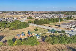 119 Barbwire Wy, Newark, TX 76071 - Photo 37