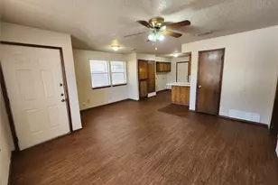 3211 Eastridge Dr, Haltom City, TX 76117 - Photo 3