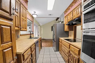 110 Kingsbury Way, Hewitt, TX 76643 - Photo 11