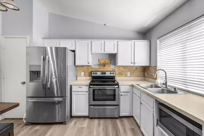 5511 Creek Valley Drive, Arlington, TX 76018 - Photo 7