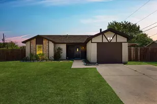 5511 Creek Valley Dr, Arlington, TX 76018 - Photo 1
