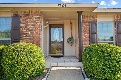 7205 Cloverglen Drive, Dallas, TX 75249 - Photo 3