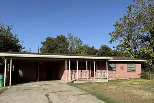 1603 Cherry St, Gainesville, TX 76240 - Photo 1
