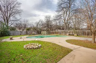 406 Bellevue Dr, Cleburne, TX 76033 - Photo 35