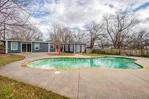 406 Bellevue Dr, Cleburne, TX 76033 - Photo 37