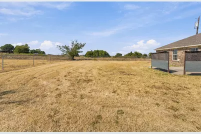 1711 Chenoweth Street, Decatur, TX 76234 - Photo 33