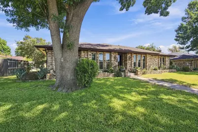 1030 Shadywood Lane, DeSoto, TX 75115 - Photo 3