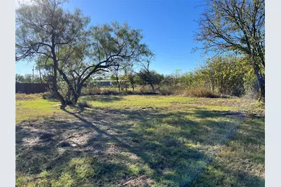 5601 Belaire Circle, Granbury, TX 76048 - Photo 7