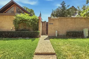 2202 Green Gate Dr, Arlington, TX 76012 - Photo 1