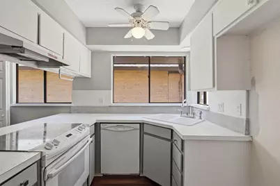 2202 Green Gate Drive, Arlington, TX 76012 - Photo 9
