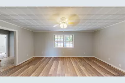 1105 S Ridgeway Drive, Cleburne, TX 76033 - Photo 3