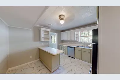 1105 S Ridgeway Drive, Cleburne, TX 76033 - Photo 7