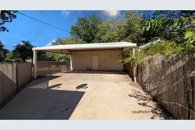 1105 S Ridgeway Drive, Cleburne, TX 76033 - Photo 29