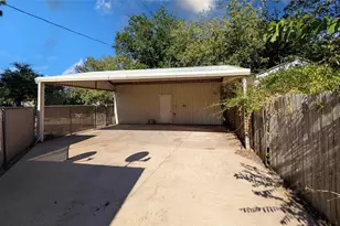 1105 S Ridgeway Dr, Cleburne, TX 76033 - Photo 29