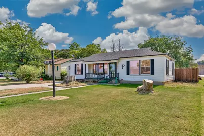 1206 N Morris Street, Gainesville, TX 76240 - Photo 1