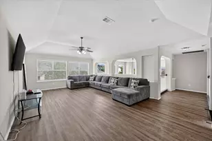412 Roundrock Ln, Fort Worth, TX 76140 - Photo 5