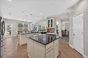 412 Roundrock Ln, Fort Worth, TX 76140 - Photo 13