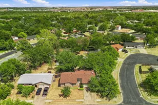 200 Quail Creek Dr, Crowley, TX 76036 - Photo 19