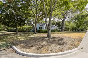 606 Bryson St, Waxahachie, TX 75165 - Photo 29