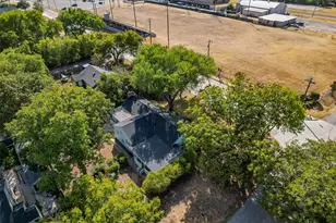 606 Bryson St, Waxahachie, TX 75165 - Photo 27