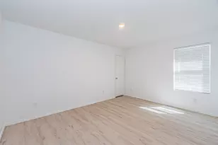 14037 Earlham St, Pilot Point, TX 76258 - Photo 21