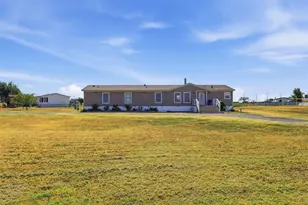 5812 Black Springs Ln, Joshua, TX 76058 - Photo 3
