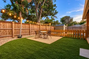 403 E Franklin St, Grapevine, TX 76051 - Photo 19