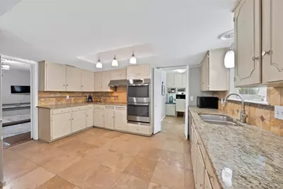 1601 Oak Meadow Drive, Irving, TX 75061 - Photo 7