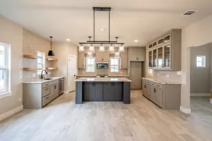 2204 Salina Cir, Granbury, TX 76048 - Photo 3