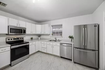 630 W Neely Street, Dallas, TX 75208 - Photo 11