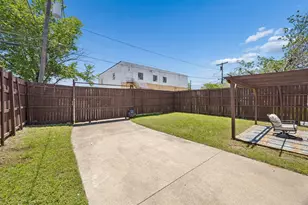 630 W Neely St, Dallas, TX 75208 - Photo 25