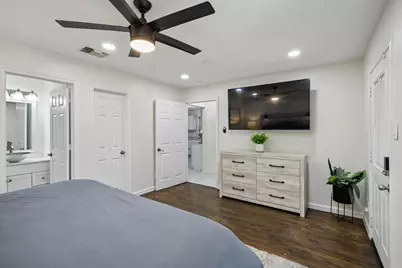 630 W Neely Street, Dallas, TX 75208 - Photo 13