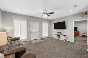 505 David Davis Dr, McGregor, TX 76657 - Photo 5