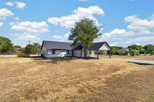 112 Spring Cir, Red Oak, TX 75154 - Photo 1