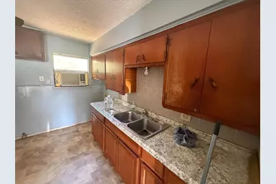 1055 W Star Street, Denison, TX 75020 - Photo 5