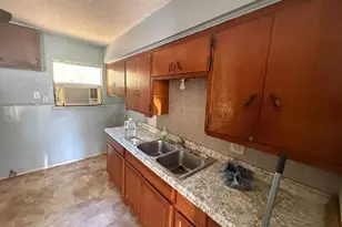1055 W Star St, Denison, TX 75020 - Photo 5