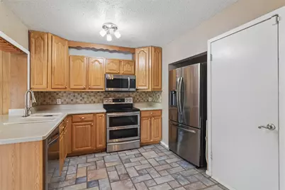 2108 Pearl Lane, Irving, TX 75060 - Photo 9