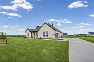 180 Aurora Ave, Valley View, TX 76272 - Photo 3