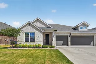 5408 High Pointe Dr, Haltom City, TX 76137 - Photo 1