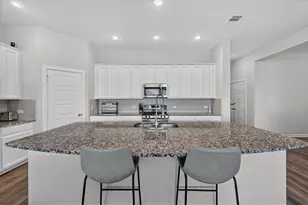 5408 High Pointe Dr, Haltom City, TX 76137 - Photo 11