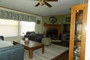 192 Salt Grass Cir, Poolville, TX 76487 - Photo 7