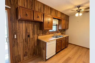 225 Elizabeth Lane, Blossom, TX 75416 - Photo 7
