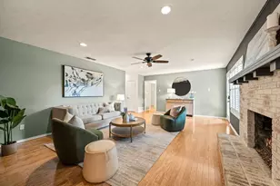 12450 Wood Manor Cir, Farmers Branch, TX 75234 - Photo 9