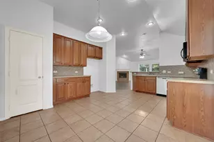 2309 Trickling Creek Dr, Garland, TX 75041 - Photo 9