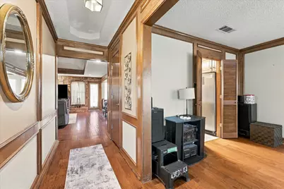 932 Clear View, Bedford, TX 76021 - Photo 5
