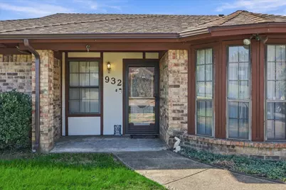 932 Clear View, Bedford, TX 76021 - Photo 3