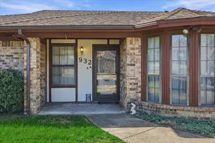 932 Clear View, Bedford, TX 76021 - Photo 3